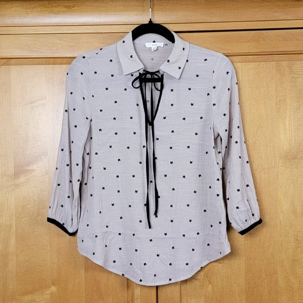 E Hanger M Black and Tan Tie Neck Blouse With All Over Black Kitty Cat Print - S - Picture 3 of 7